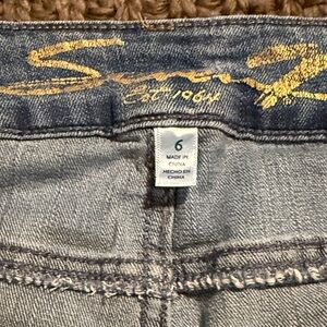 Seven7 Women’s Ankle & Cropped Jeans - Blue with Gold Script